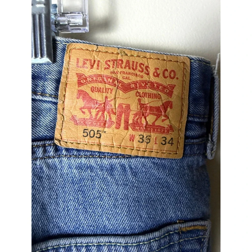 Levi's 505 Jeans Mens 36x34 Blue Denim Distressed Casual